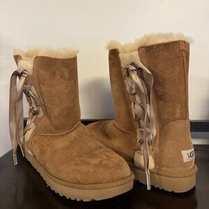 Tie up short Ugg Boots size 11